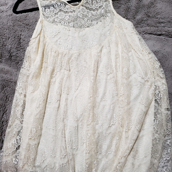 multiple dresses - Picture 7 of 11